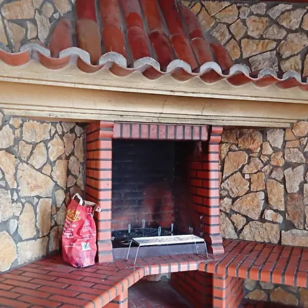 Quarto em Acomodações Particulares Great For Families In Lourinhã-double Rooms-private Baths-free Parking&extra Bed